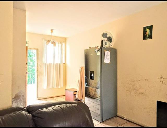 1 BEDROOM APARTMENT FOR SALE IN LOMBARDY EAST